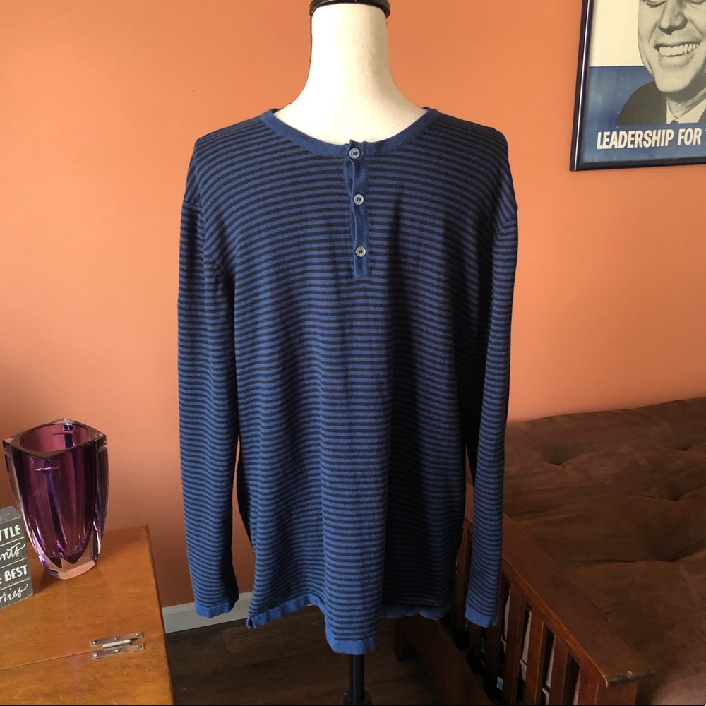 ROBERT GELLER men’s striped henley sweater